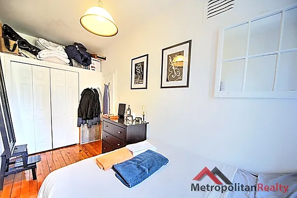 Rented by Metropolitan Realty | media 19