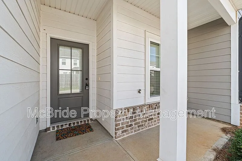 3 bed, 2.5 bath, 1610 sqft, $1,900 — Photo 3