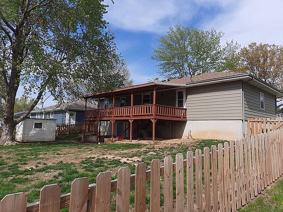 4th image of 1910 Willow St