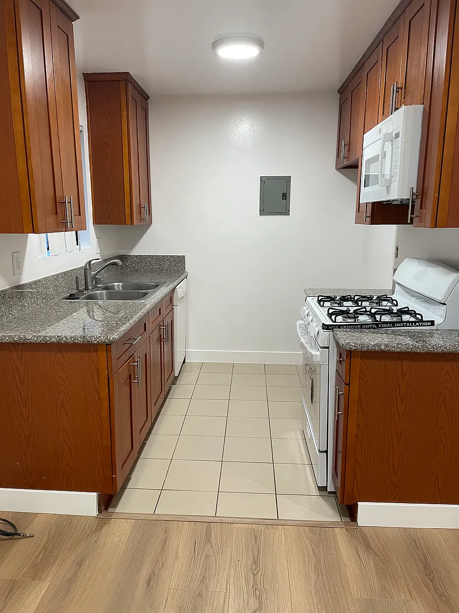 Building Photo - 7255 Amigo Ave #4