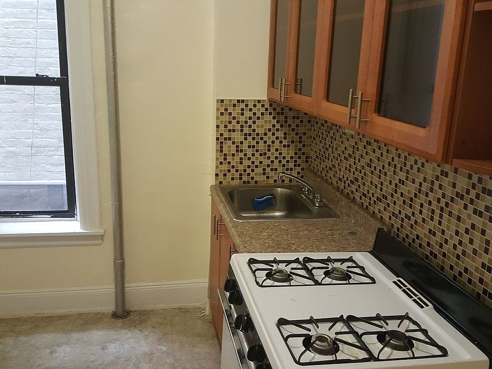 2nd image of 2 Hawthorne St APT 5