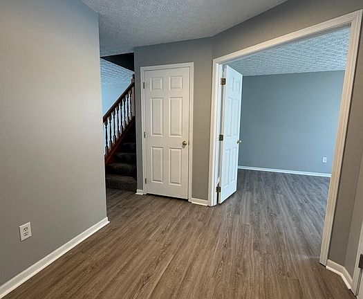 4th image of 786 Manchester Ct