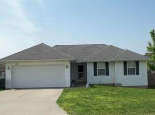 107 Kingsley Dr, Monett, MO 65708