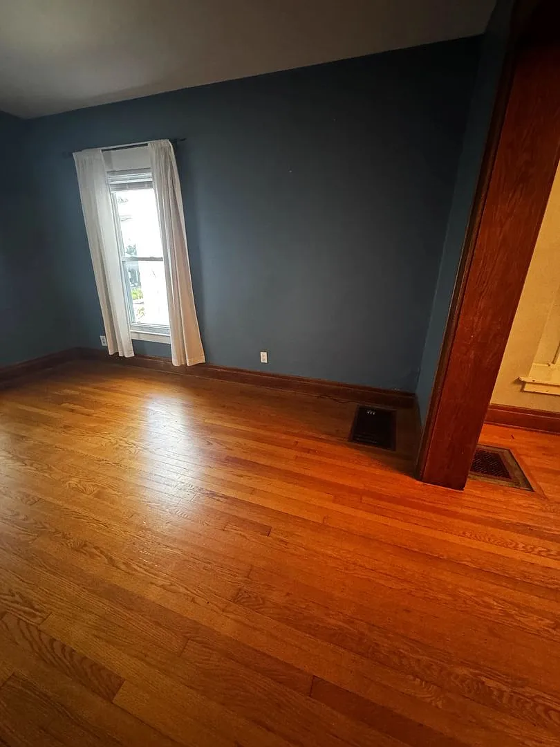 504 Bryant Ave — Photo 4