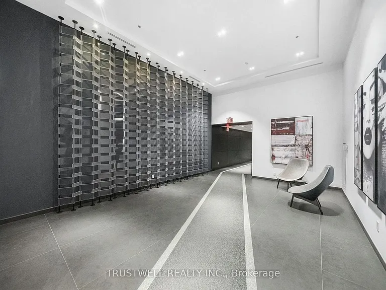 318 Richmond St W #1810 — Photo 20