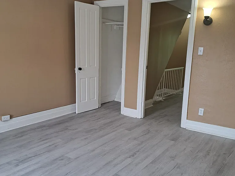 134 N Hall St — Photo 2