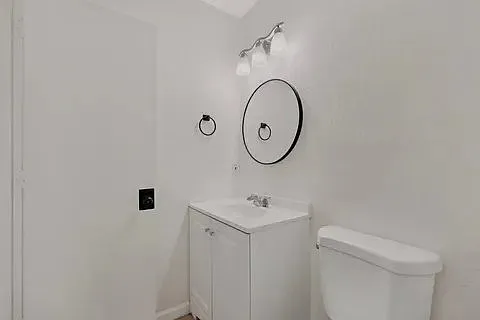 All Included Room For Rent — Photo 3