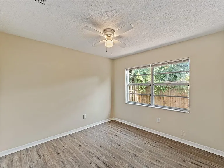 9616 N Oklawaha Ave #1/2 — Photo 27