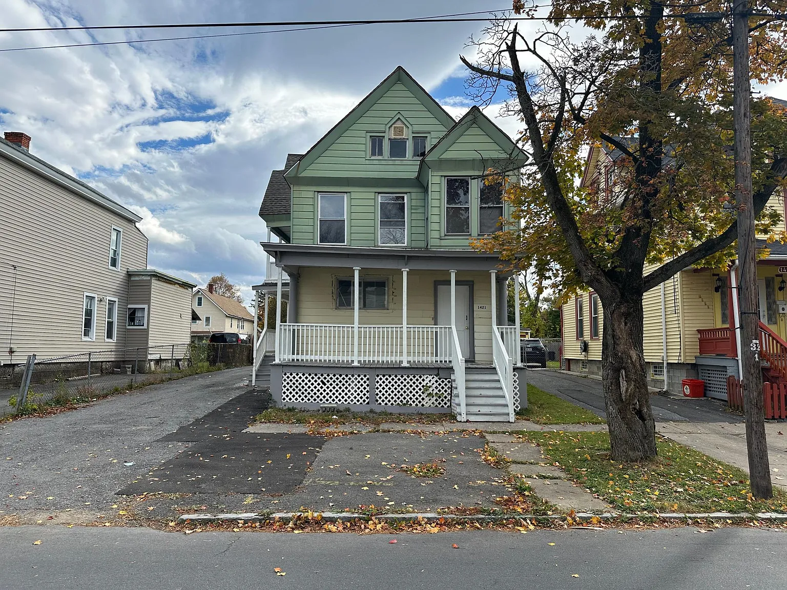 1421 Taylor Ave — Photo 4