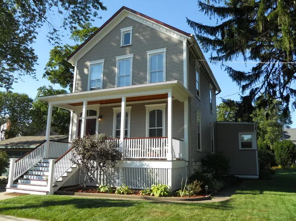 18 E Wood St, Palatine, IL 60067