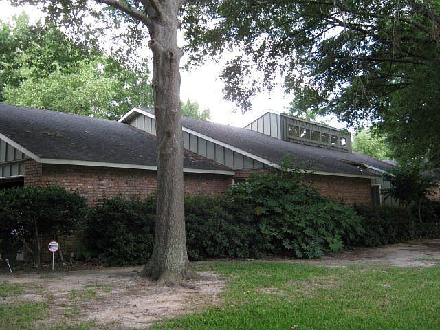1st image of 1850 Lake Manor Dr