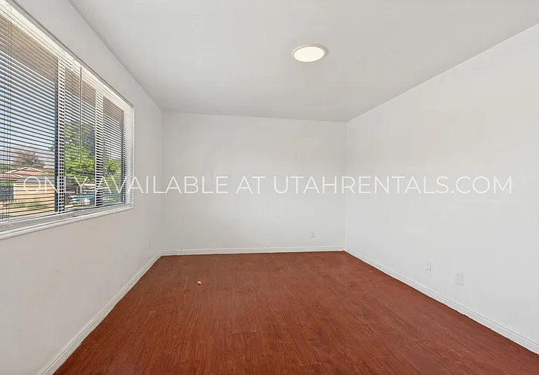 228 W Foxbridge Dr — Photo 11