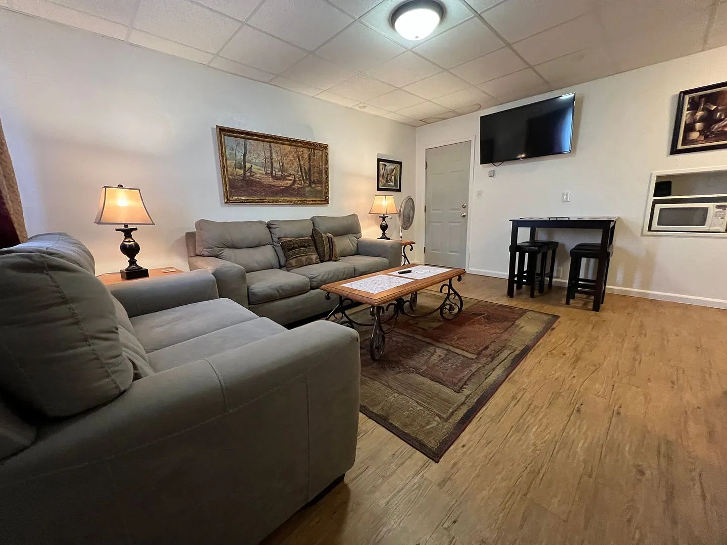 Fully Furnished Temporary, Extended Stay Or Vacation Rental — Photo 1