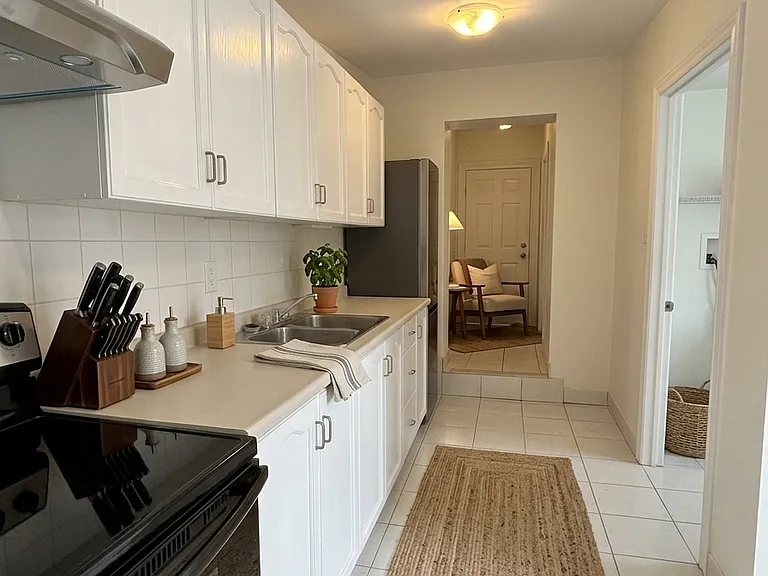 93 Barton St E #3 — Photo 19