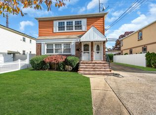 21 Cochran Pl, Valley Stream, NY 11581