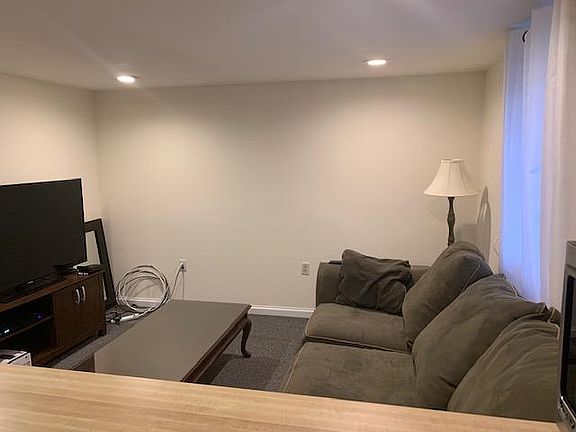 4th image of 20 Wakefield Pl APT 1