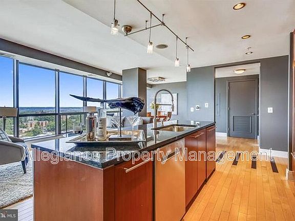 5th image of 2001 15th St N APT 1104