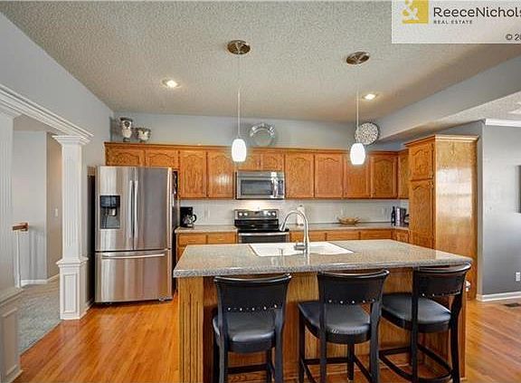 5th image of 1112 NE Jamestown Ct