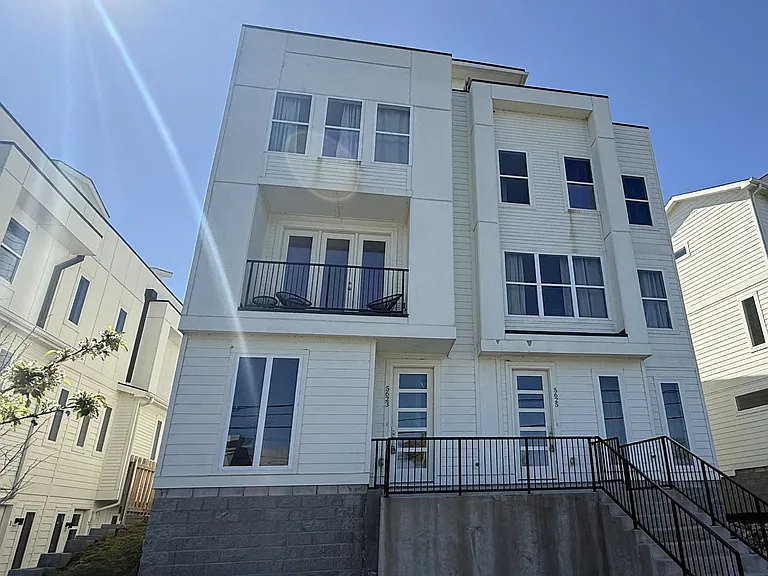 5625 Lenox Ave — Photo 2