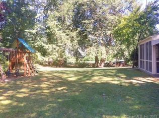 212 Lynnbrook Rd, Fairfield, CT 06825