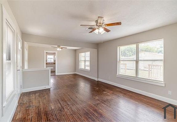 5th image of 3708 Merrett Dr