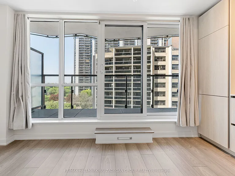 120 Broadway Ave #716N — Photo 21
