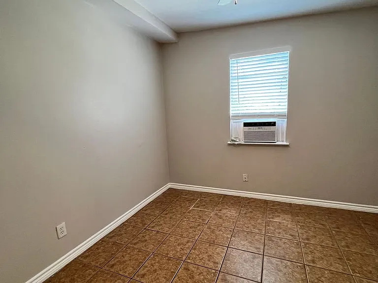 319 Harding Pl #2 — Photo 13