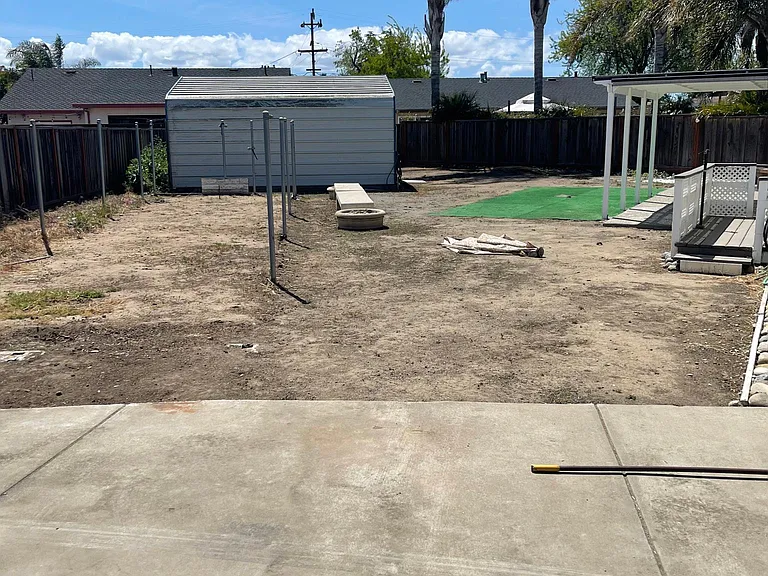 Large spacious yard