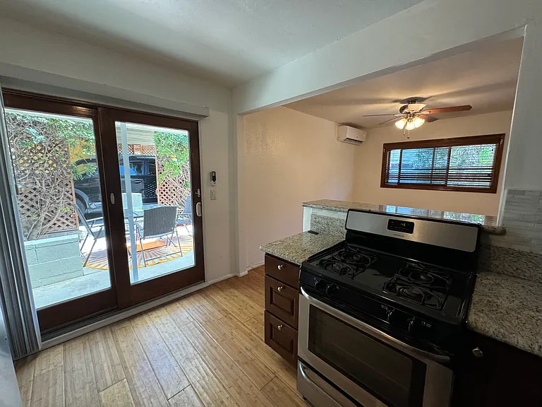 2022 Dawson Ave #2024 — Photo 7
