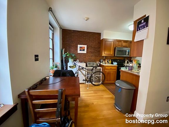 4th image of 15 Sheafe St #5