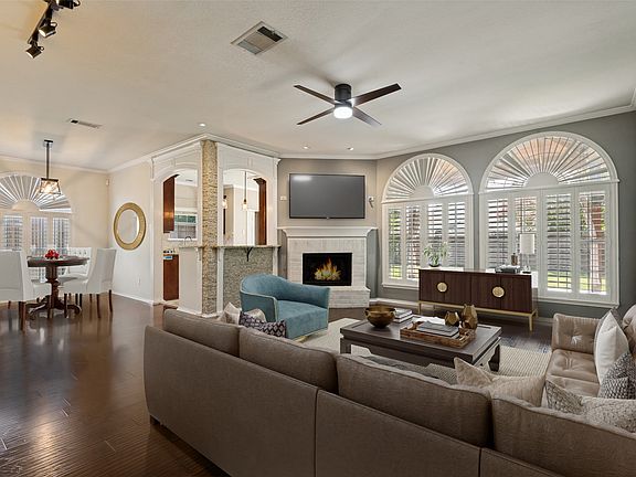3rd image of 10113 Carano Ct