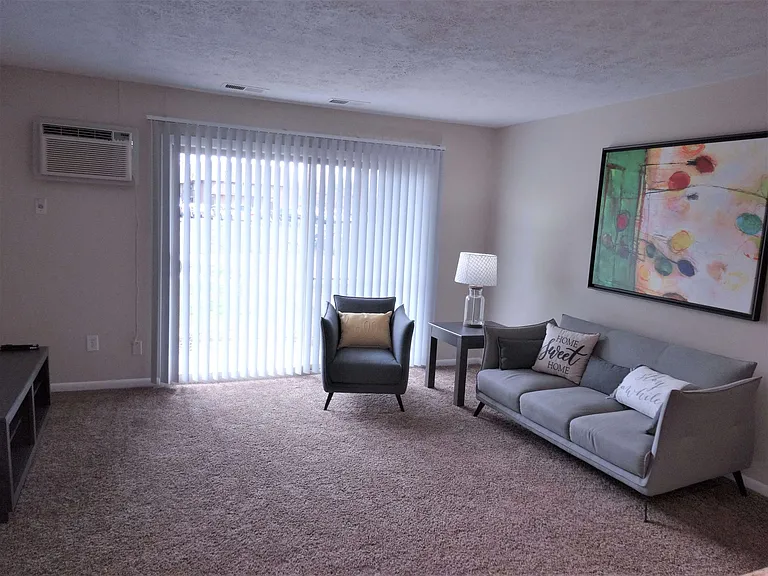 Princeton Square Apartments — Photo 11