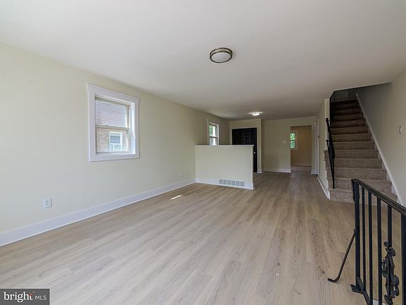 4th image of 119 E Ln