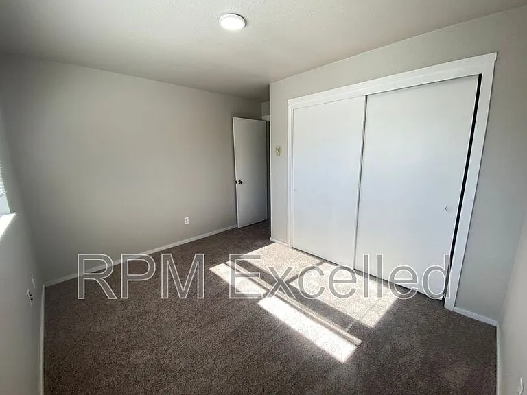 630 M St NE — Photo 14