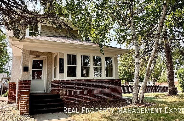 509 W 25th St — Photo 1