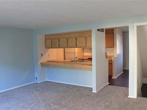 4th image of 9450 Aspen Grove Ln