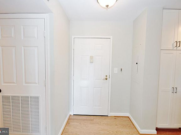 2nd image of 2181 Jamieson Ave #3