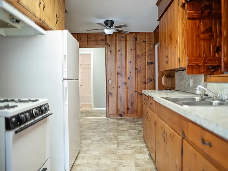2109 E Goliad Ave — Photo 5