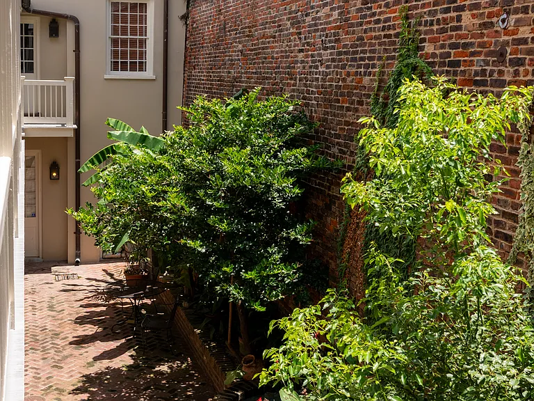 1018 Bienville St — Photo 44