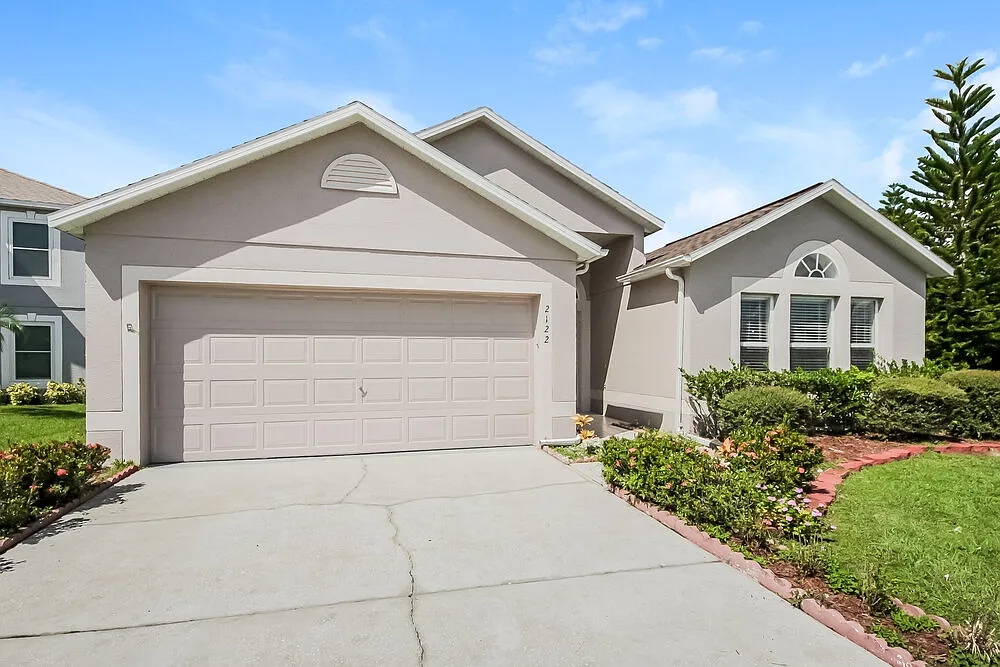 4 bed, 2.0 bath, 1874 sqft, $3,430 — Photo 3