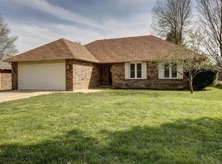 1044 W Lindberg St, Springfield, MO 65807