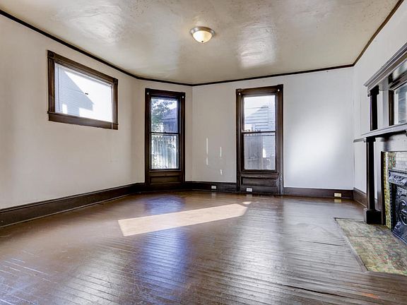 3rd image of 1527 Forest Ave
