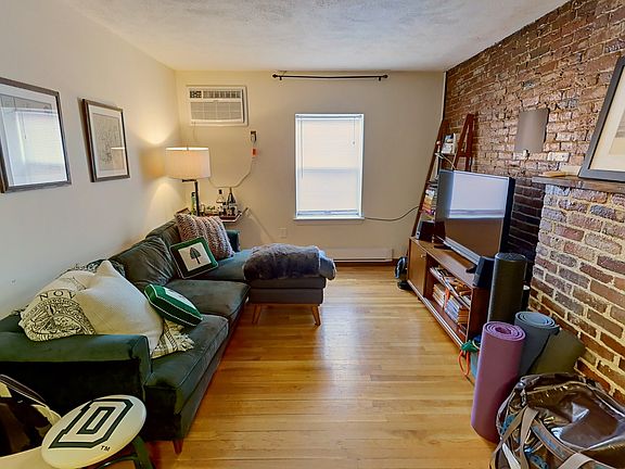 3rd image of 267 Main St APT 3A