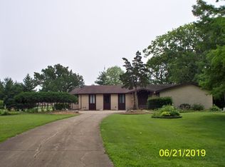 16 Oakdale Ave, Spring Valley, IL 61362