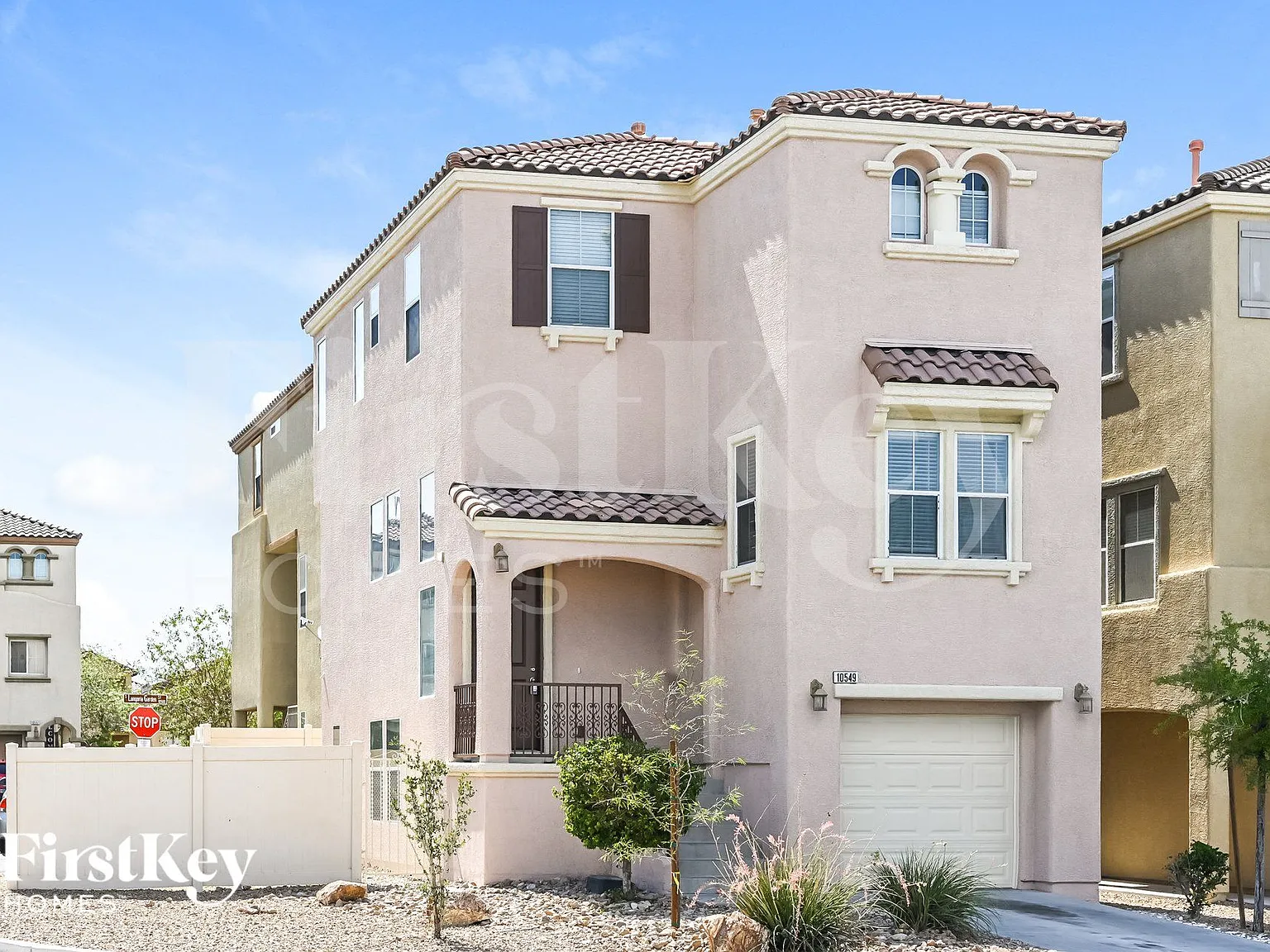 3 bed, 2.5 bath, 1553 sqft, $2,290 — Photo 2