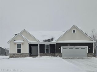 7502 Skylar Ct, Swartz Creek, MI 48473