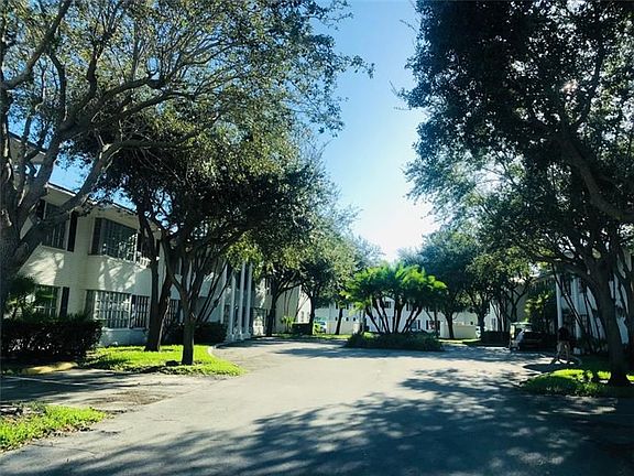 2nd image of 2251 NE 66th St