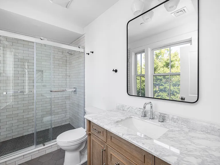 291 Governor St #201 — Photo 17
