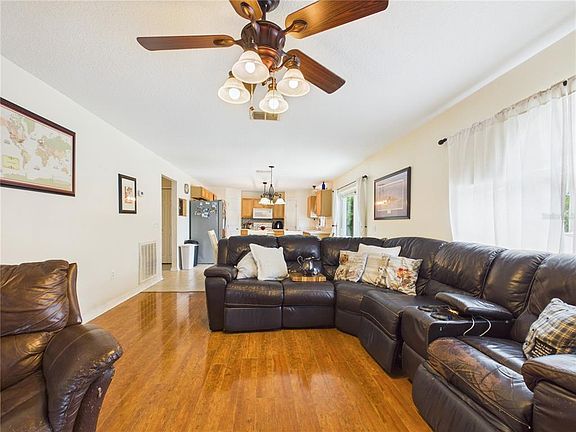 4th image of 4540 SE 30th St