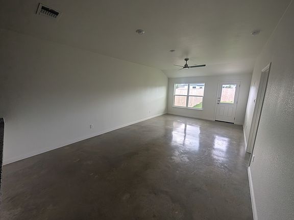 5th image of 906 Switchgrass Dr #B